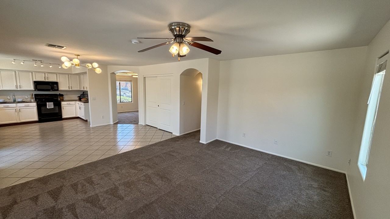 624 W Mesquite Tree Ln - Photo 5 of 29