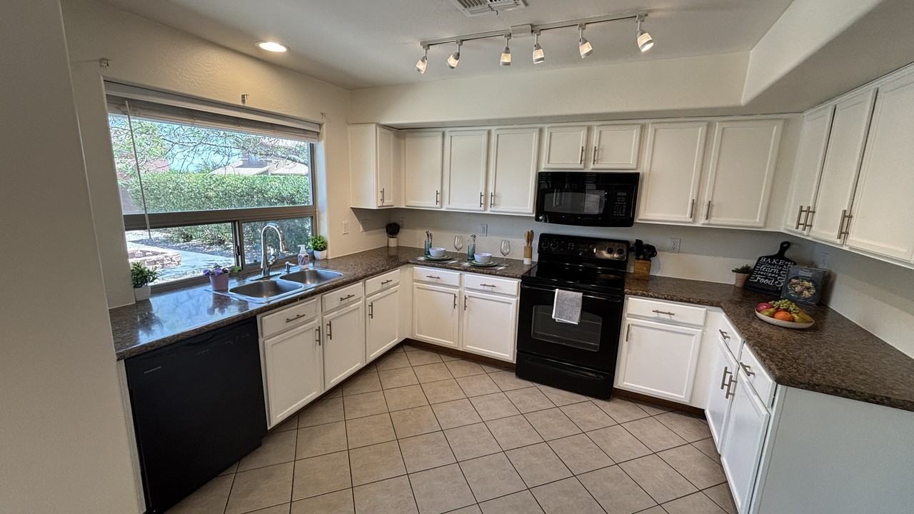 624 W Mesquite Tree Ln - Photo 6 of 29