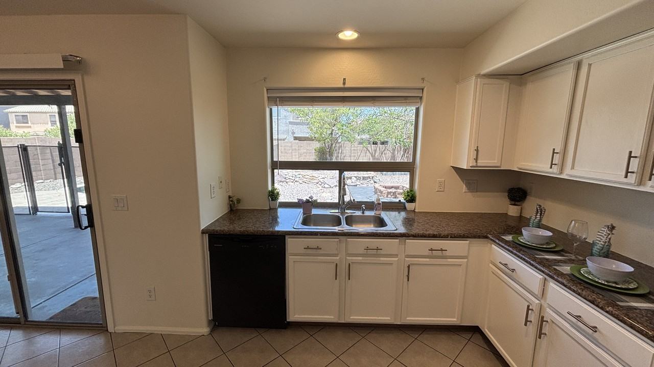 624 W Mesquite Tree Ln - Photo 7 of 29