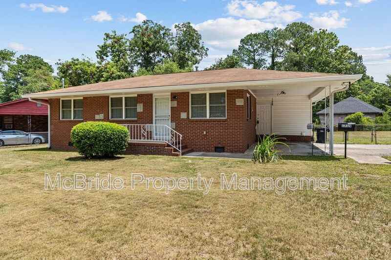 1739 Cornell Dr - Photo 3 of 29