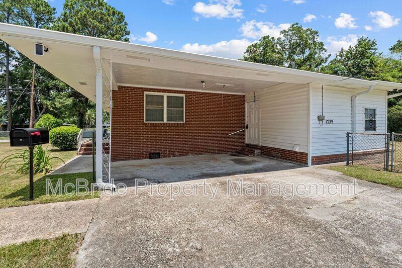 1739 Cornell Dr - Photo 4 of 29