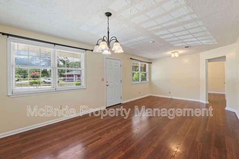 1739 Cornell Dr - Photo 6 of 29