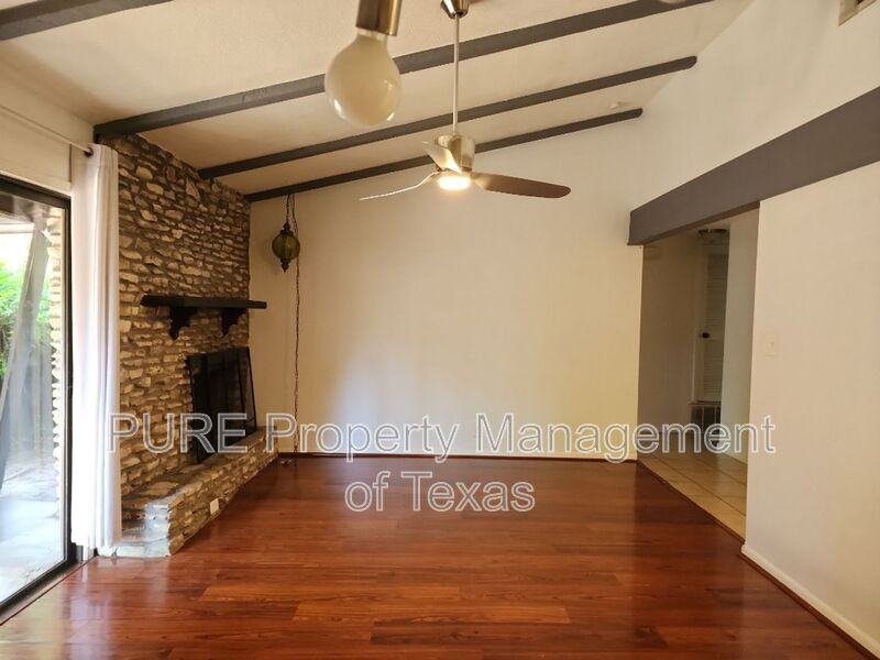 3000 Lakeside Dr - Photo 3 of 18