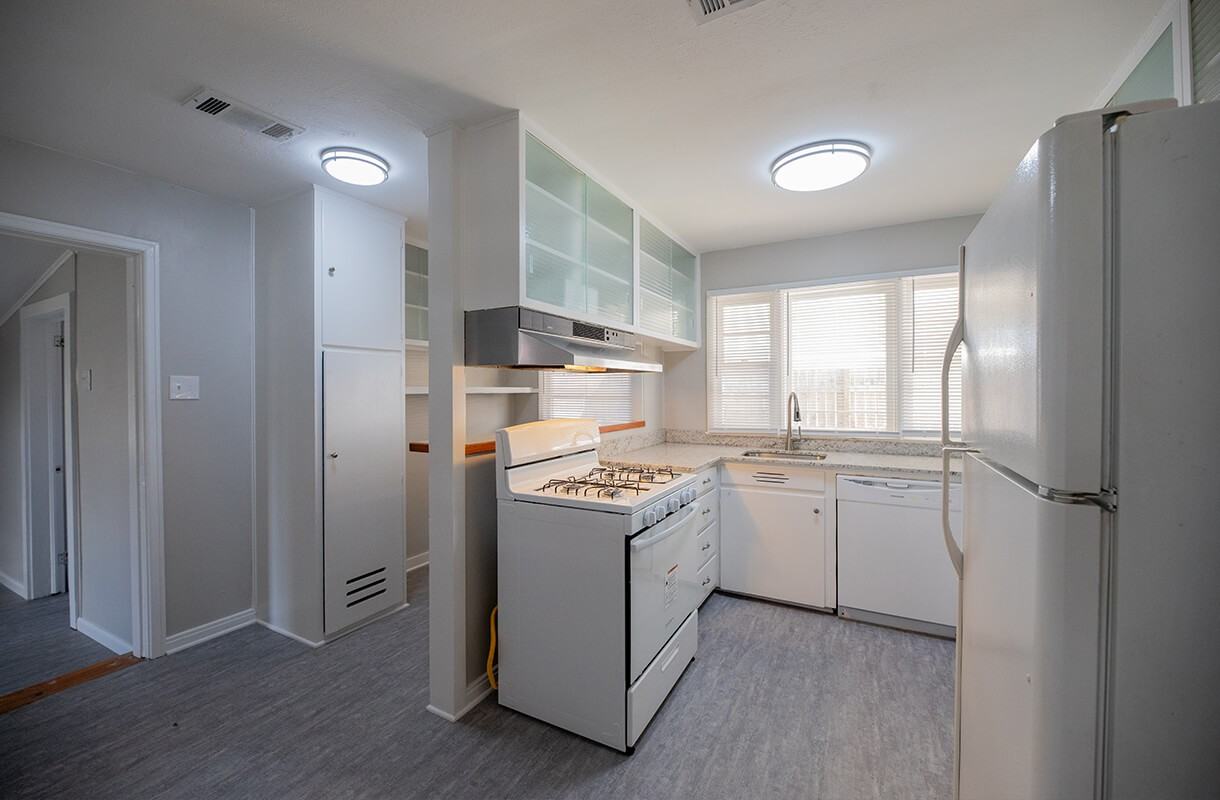 3506 Taylor St - Photo 2 of 11