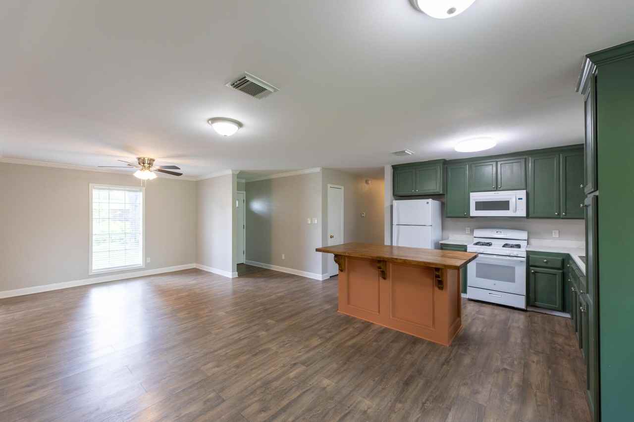 2231 Linda Dr - Photo 4 of 12