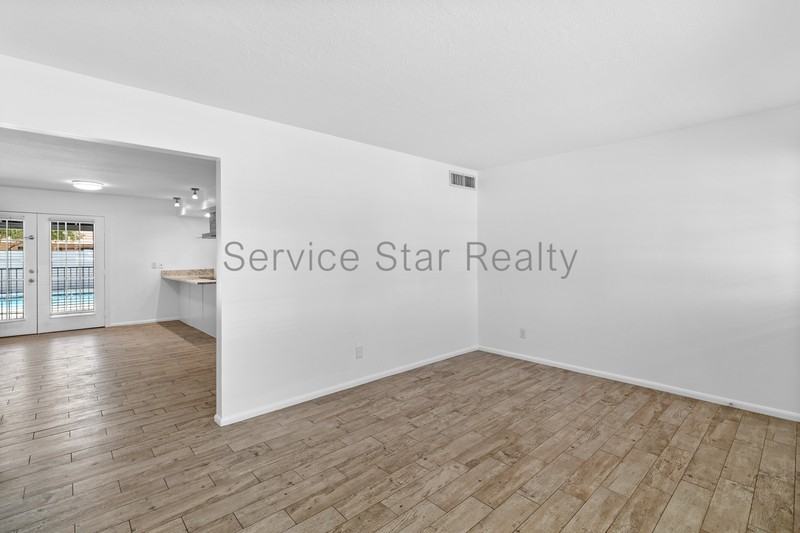 923 E Wesleyan Dr - Photo 6 of 30