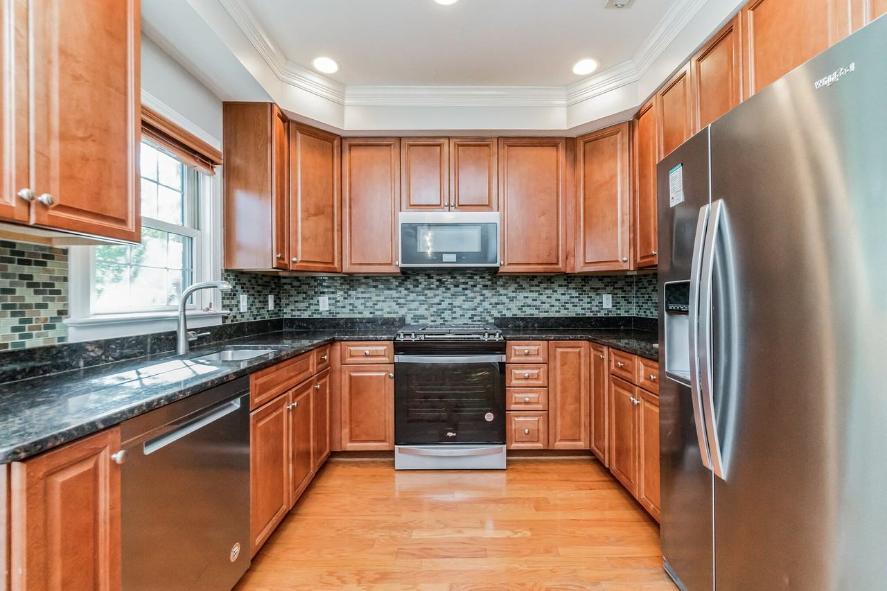 2270 S Garfield St #4 - Photo 6 of 21
