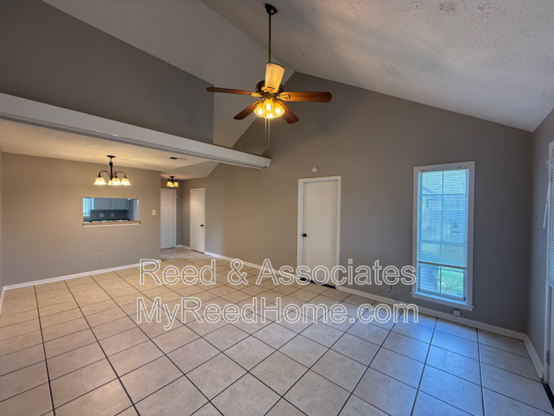 6913 Hillindale Dr - Photo 5 of 13