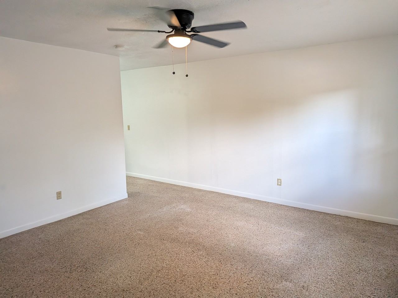 2461 Nw 44th Ave - Photo 2 of 13