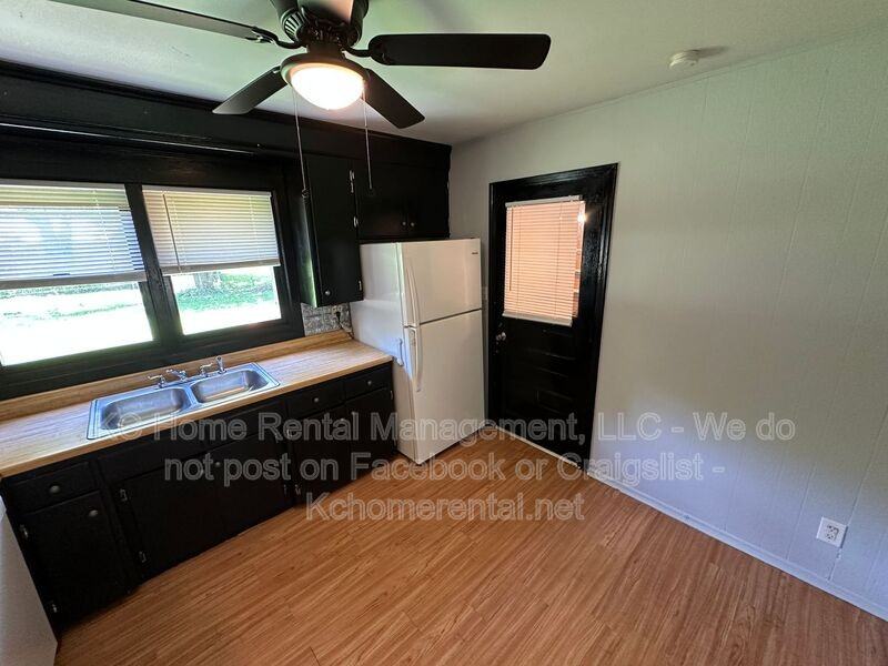 5160 Halsey St - Photo 5 of 33