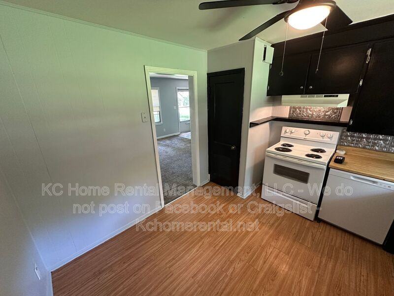 5160 Halsey St - Photo 6 of 33