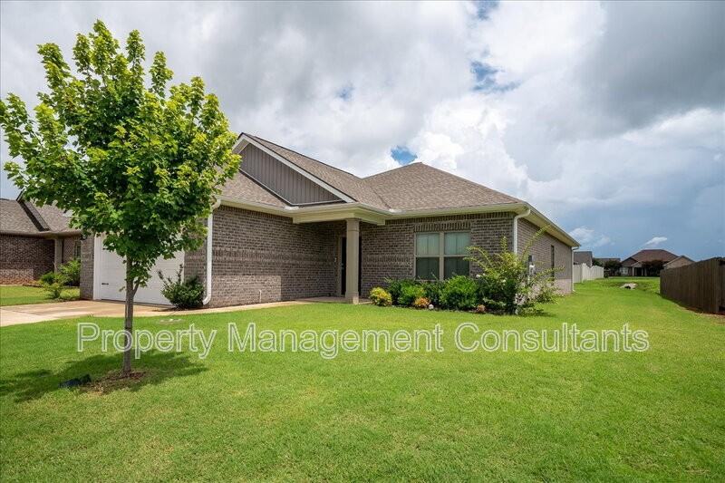 14872 Demarie Ln - Photo 3 of 32