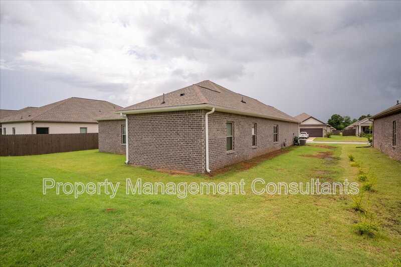 14872 Demarie Ln - Photo 6 of 32