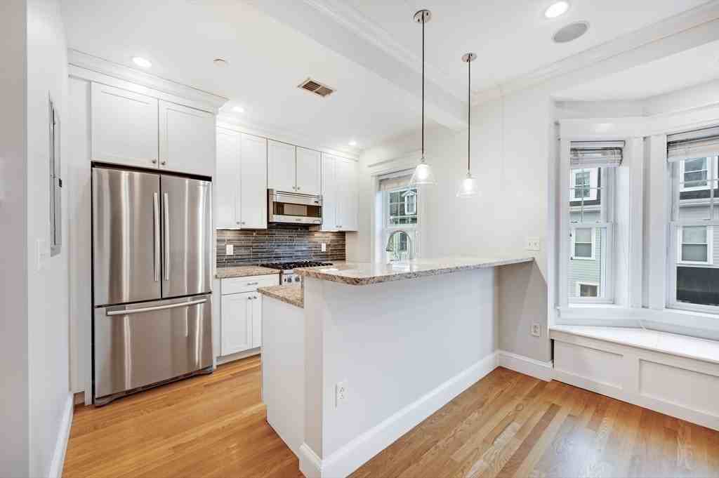 504 E 8th St - Photo 6 of 13