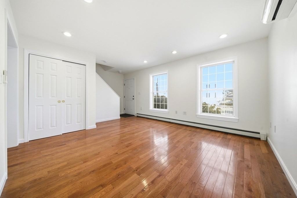 237 North St - Photo 3 of 19