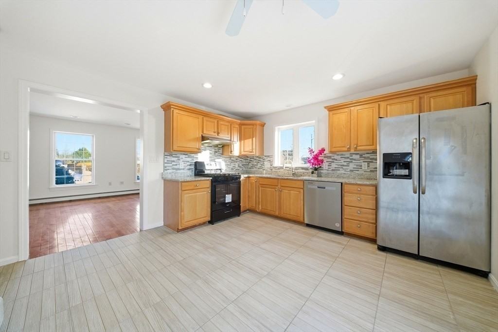 237 North St - Photo 5 of 19