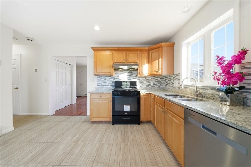 237 North St - Photo 6 of 19