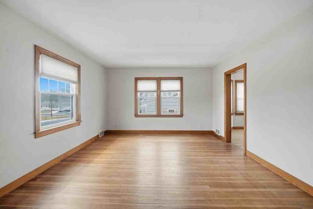 50 Warsaw Ave - Photo 4 of 24