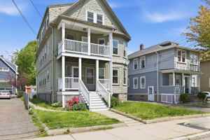 featured image of 25 Bainbridge St
