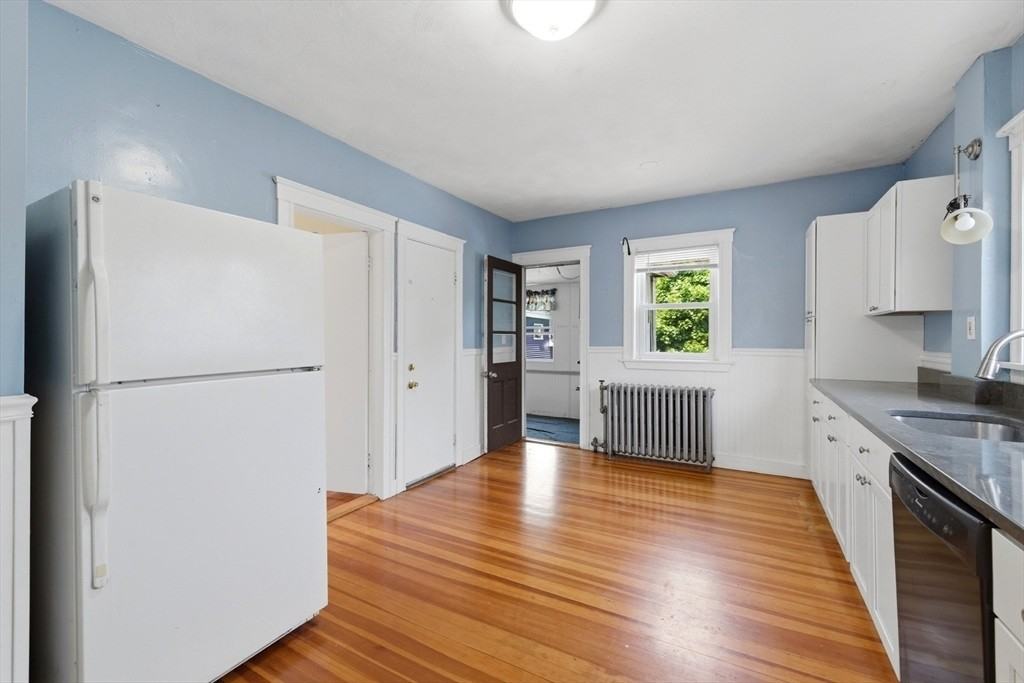 25 Bainbridge St - Photo 5 of 19