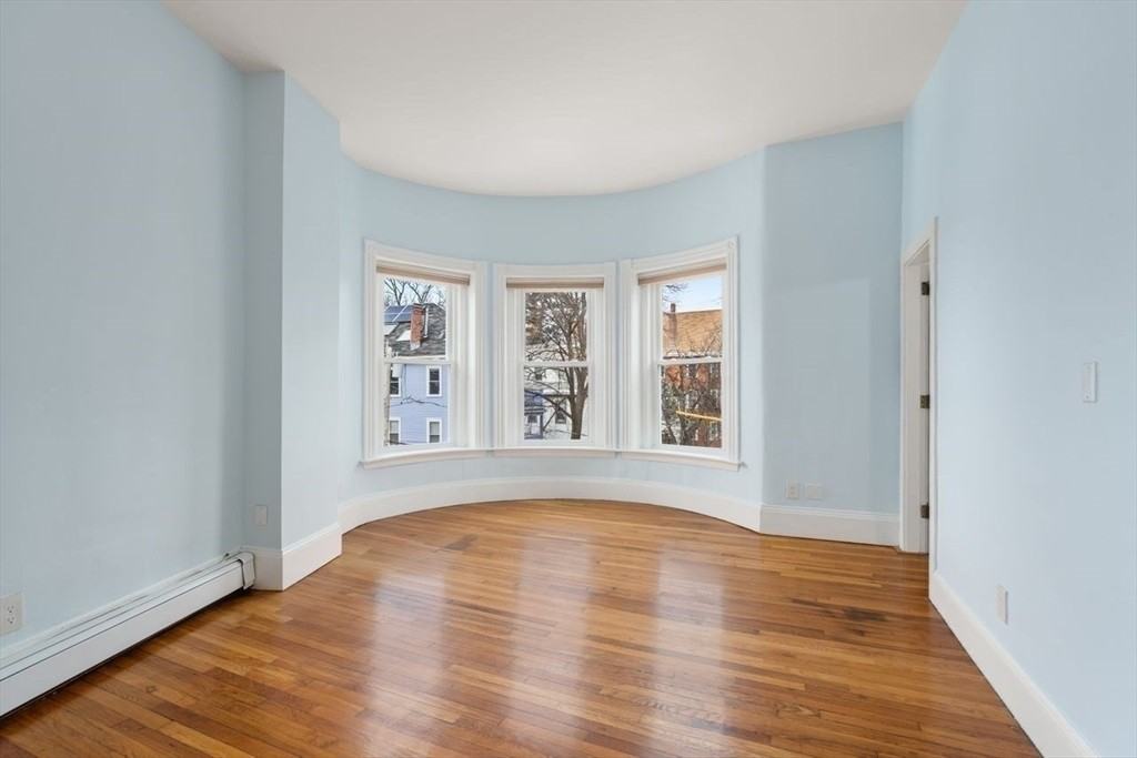 96 Brook St - Photo 5 of 18