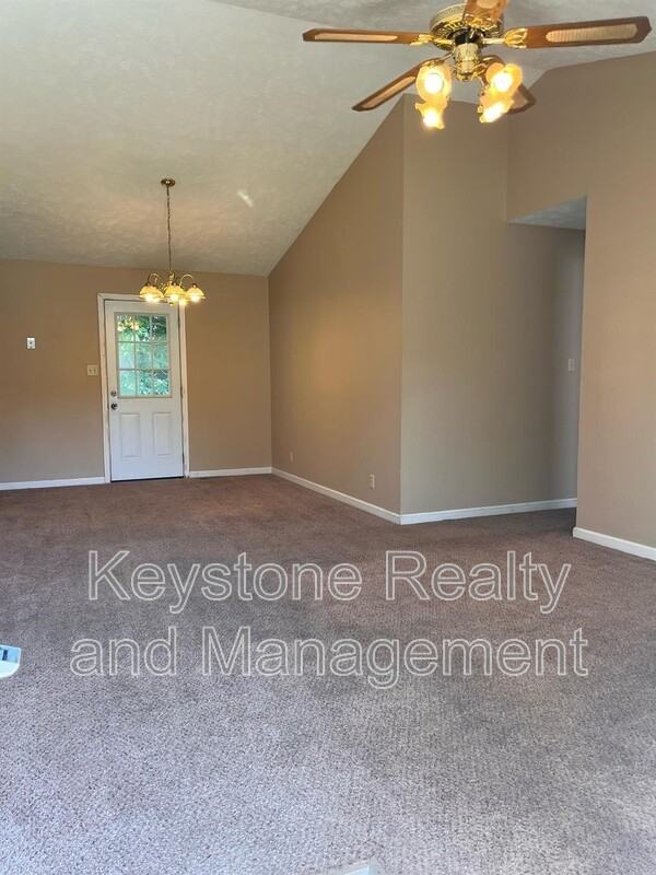 665 Artic Ave - Photo 3 of 14