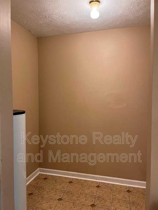 665 Artic Ave - Photo 6 of 14