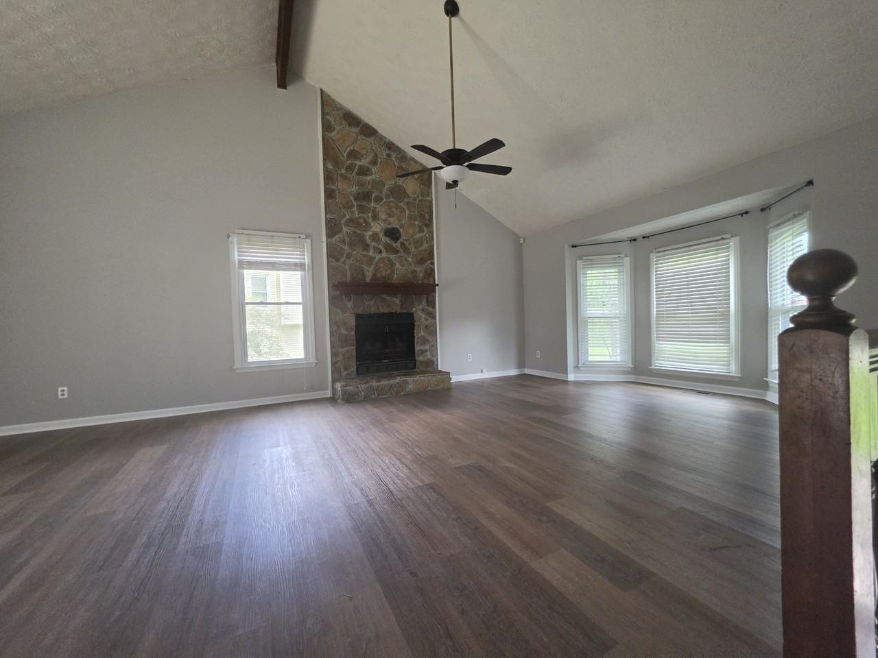 985 S Lassetter Cir - Photo 3 of 35