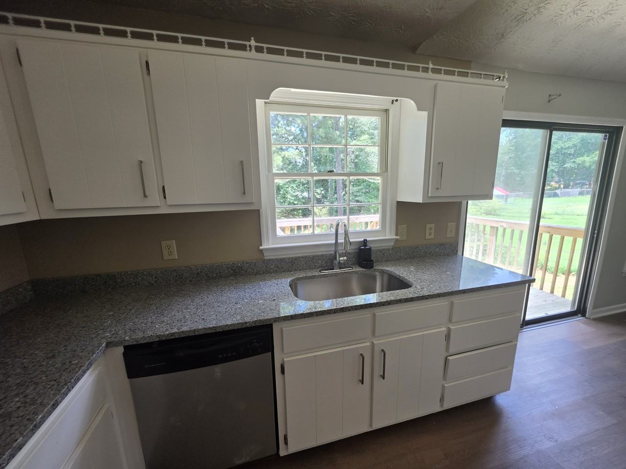 985 S Lassetter Cir - Photo 7 of 35