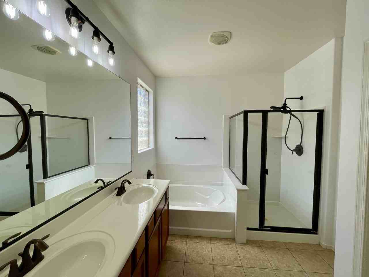 17027 W Hammond St - Photo 4 of 36