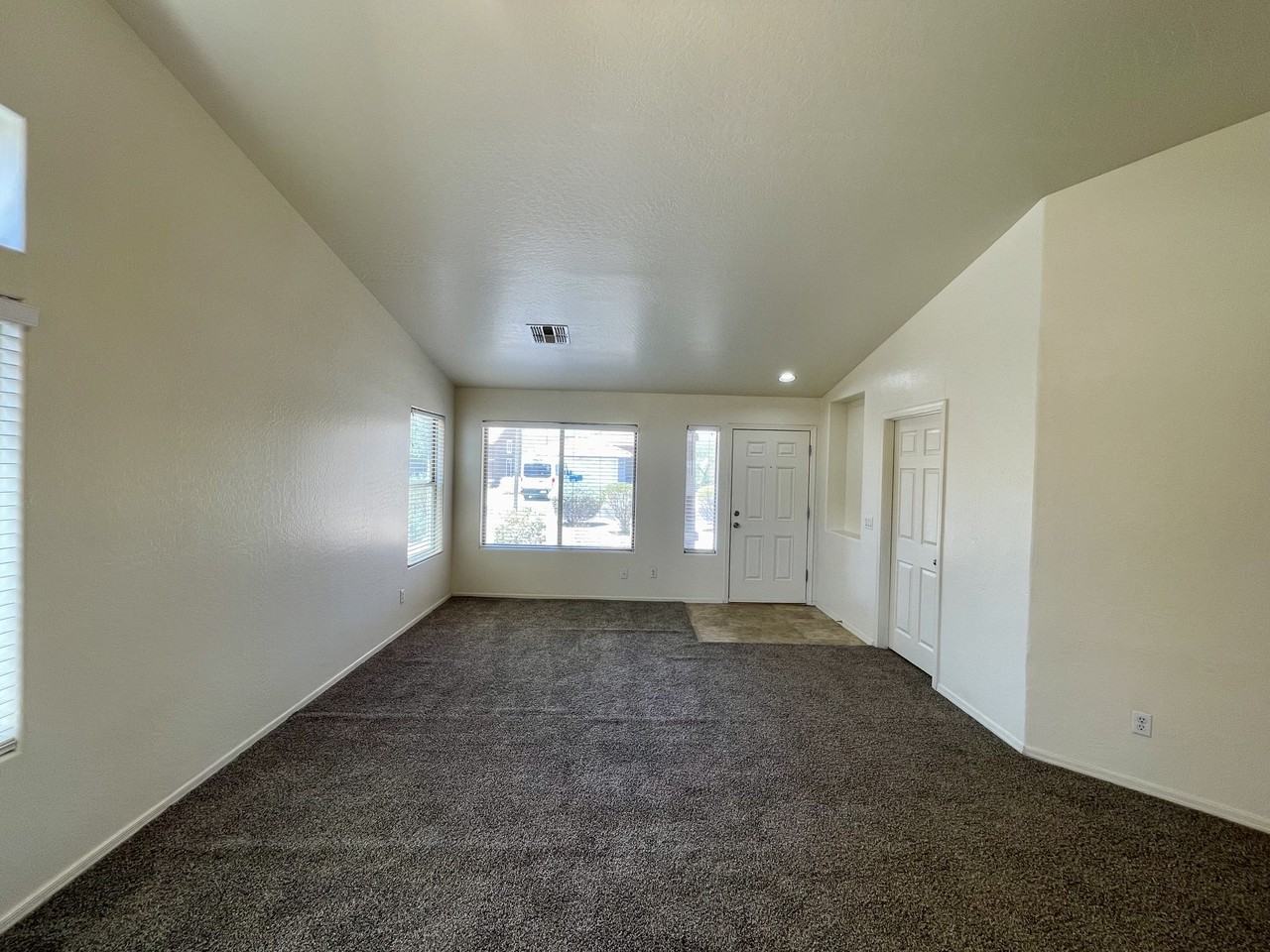 25853 W Elizabeth Ave - Photo 5 of 25
