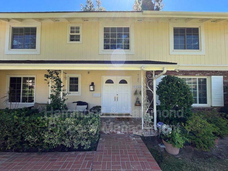 8422 Fable Ave - Photo 4 of 44