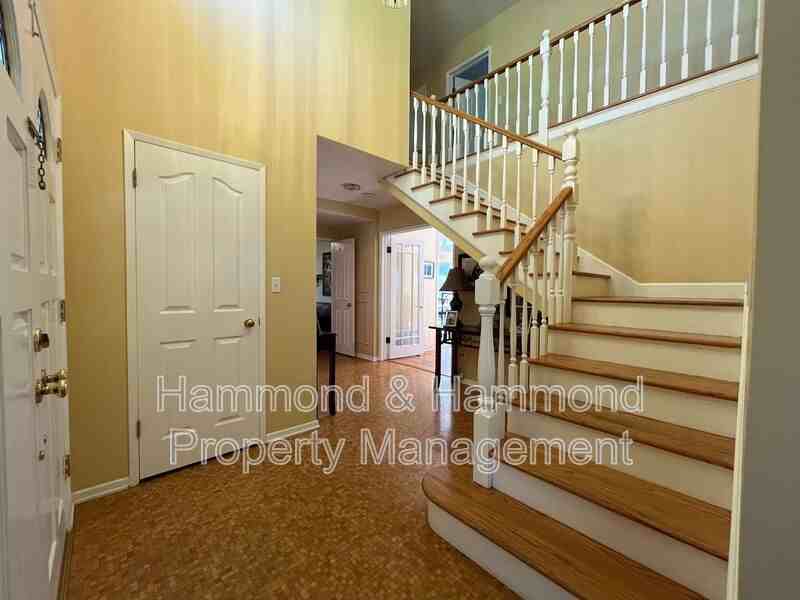 8422 Fable Ave - Photo 6 of 44