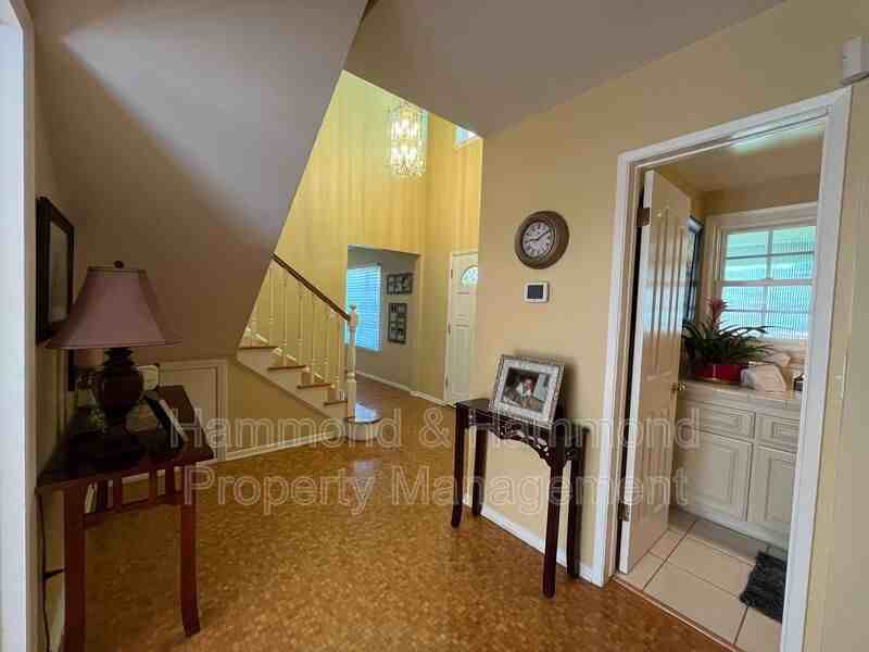 8422 Fable Ave - Photo 7 of 44