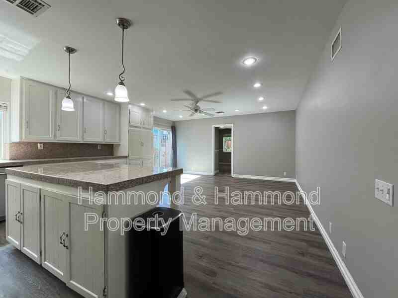 5716 Bloomfield St - Photo 7 of 28