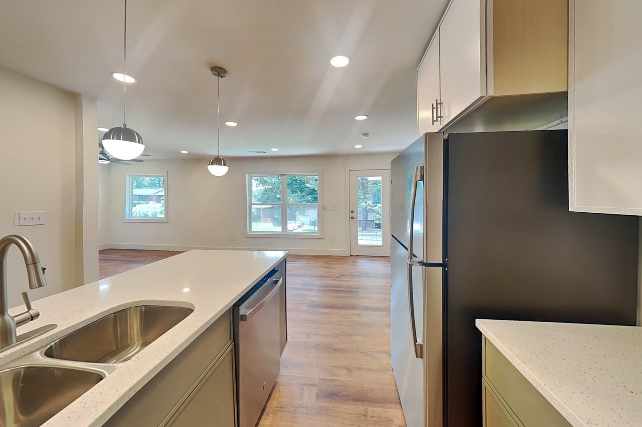 360 Simpson Ter Nw - Photo 5 of 20