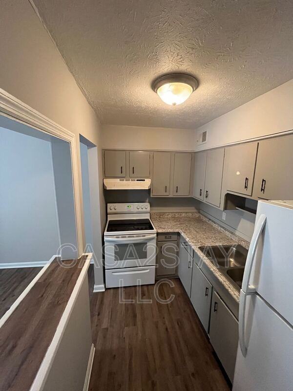 4915 Saddlebrook Ln #15 - Photo 3 of 7