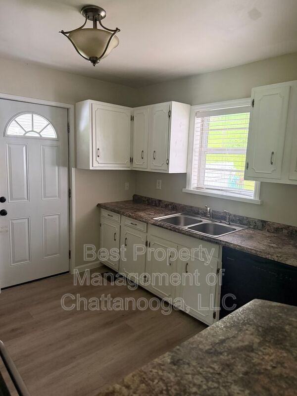 133 Hogan Rd - Photo 5 of 23