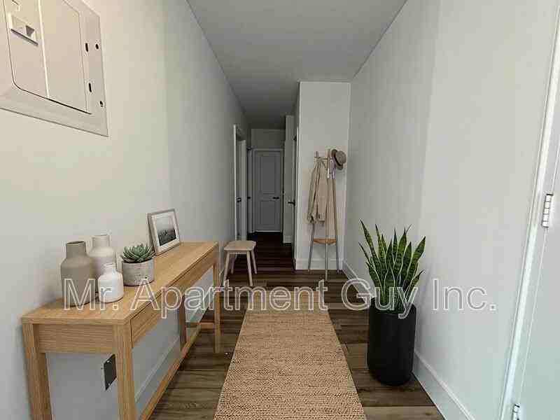 257 Torrens Ave #202 - Photo 3 of 14