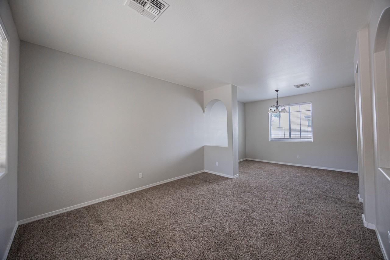 7422 S 27th Way - Photo 4 of 36