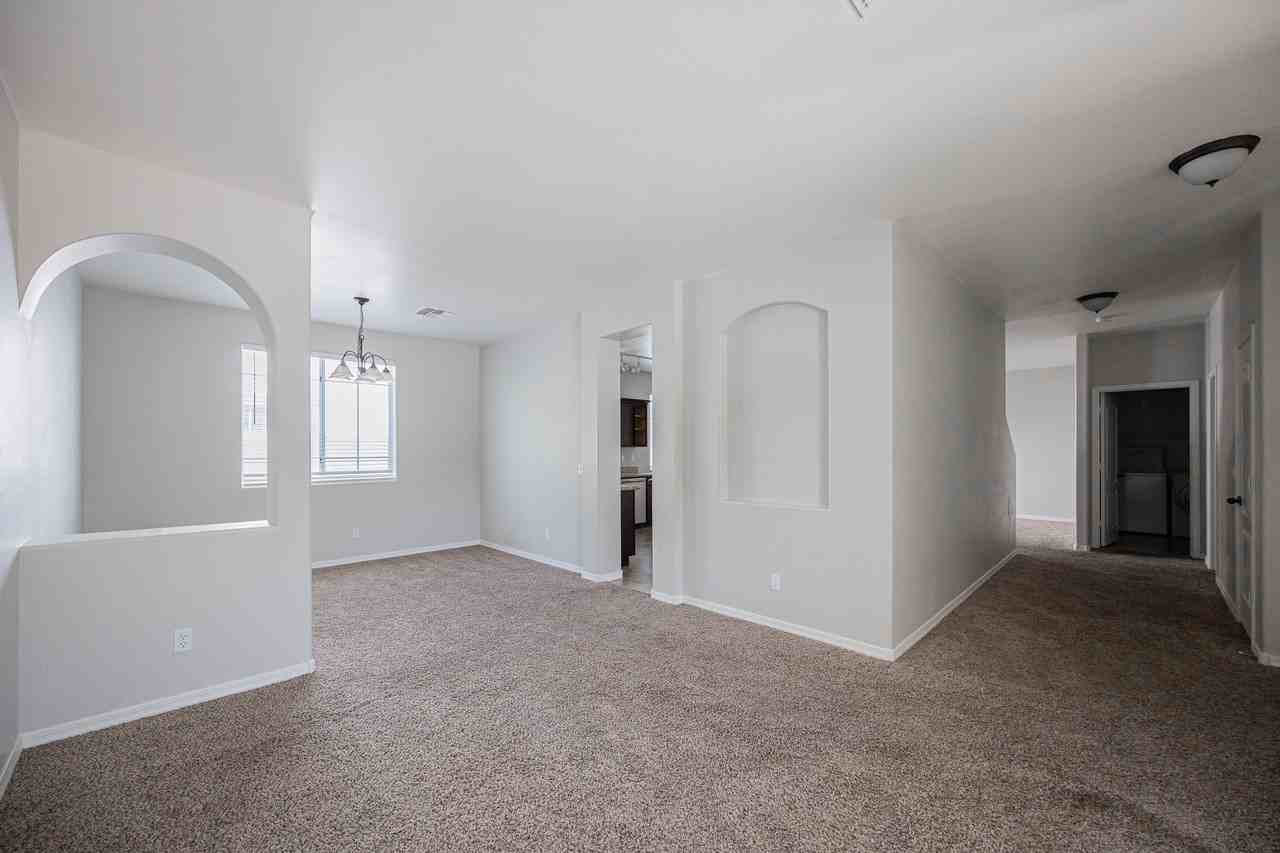 7422 S 27th Way - Photo 5 of 36
