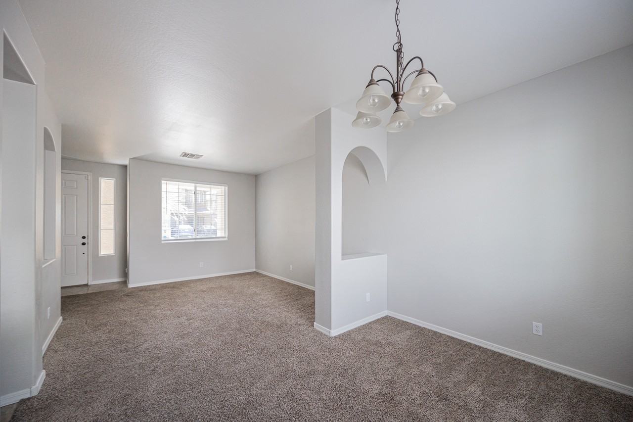 7422 S 27th Way - Photo 7 of 36