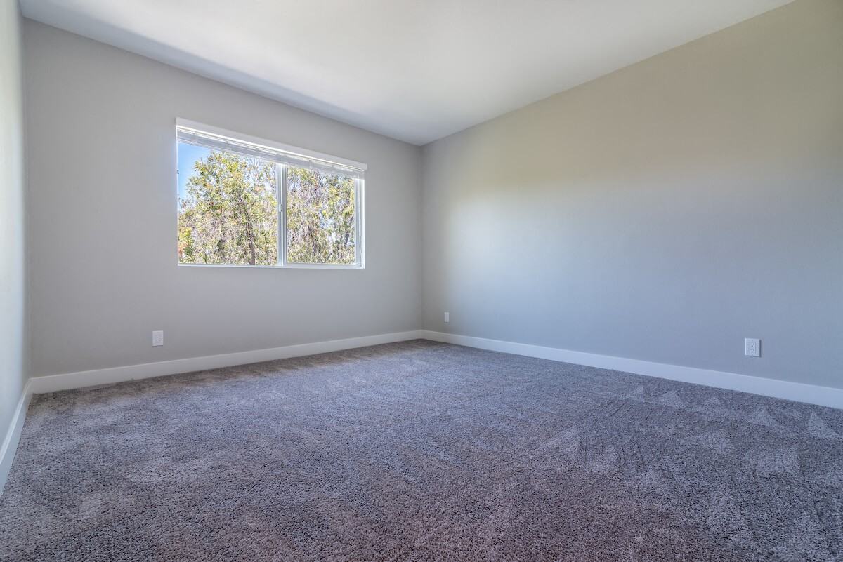 Bixby Hill Apartments - Photo 5 of 12