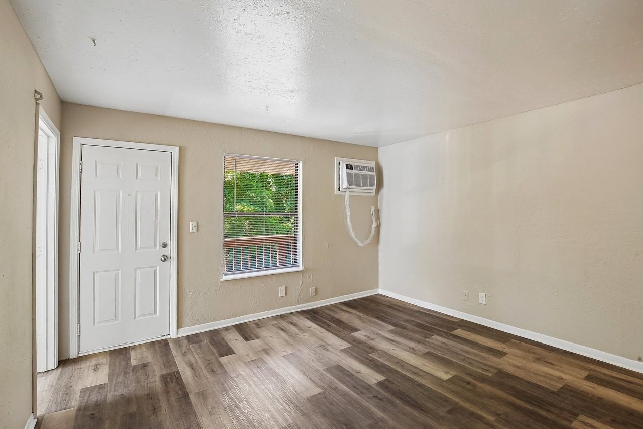 Pleasant Grove Apartments - Photo 5 of 29