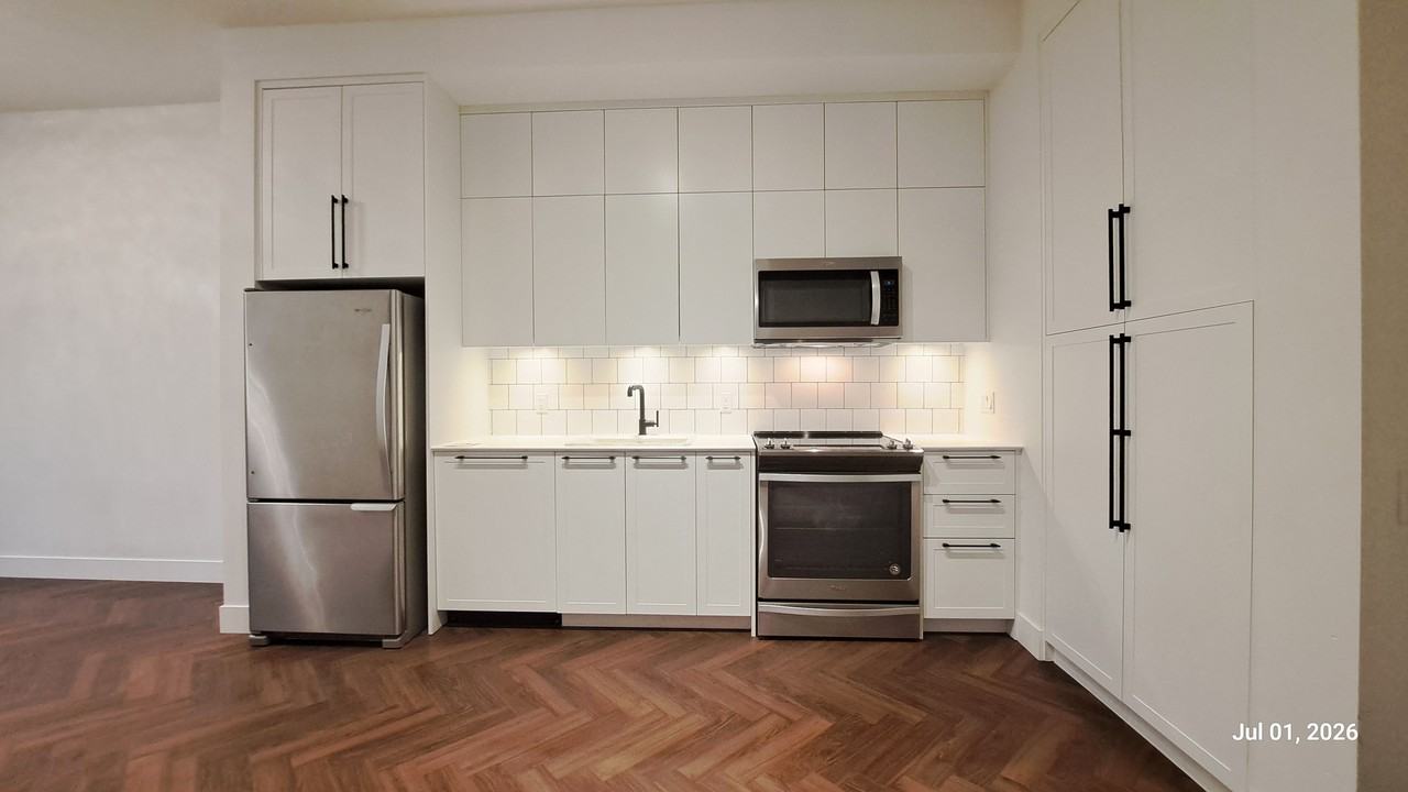 14968 101A Avenue - Photo 6 of 15