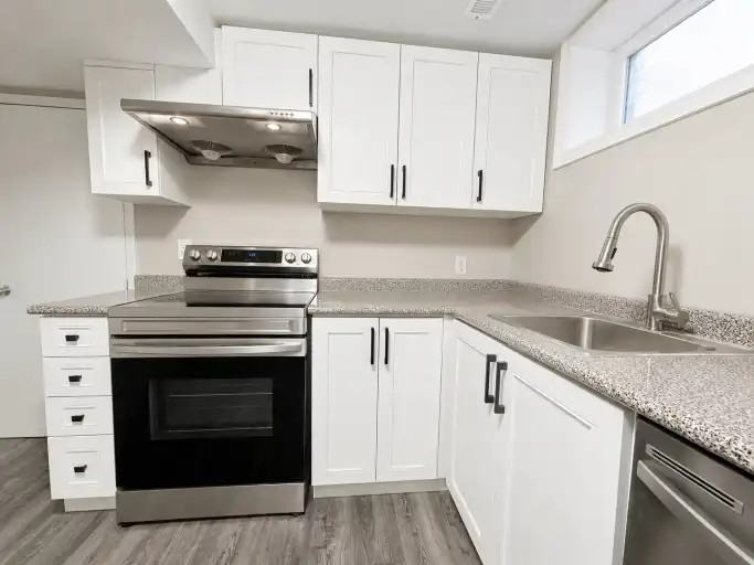 643 Frank St - Photo 2 of 11