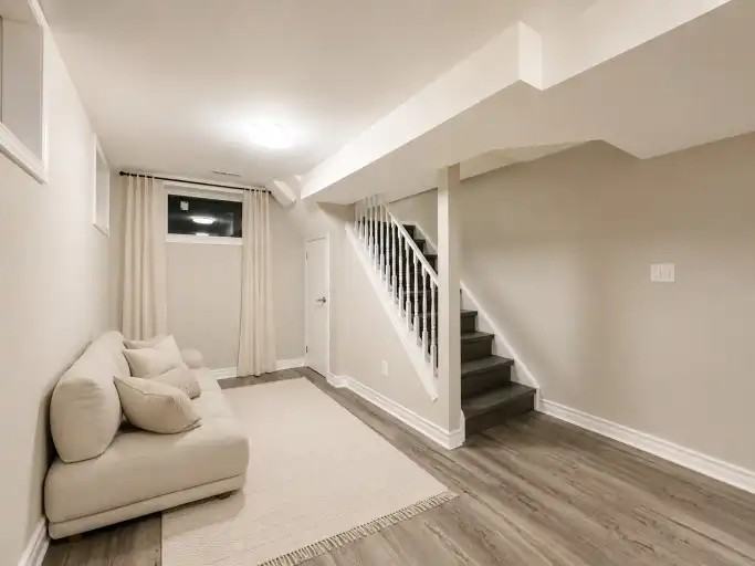 643 Frank St - Photo 5 of 11
