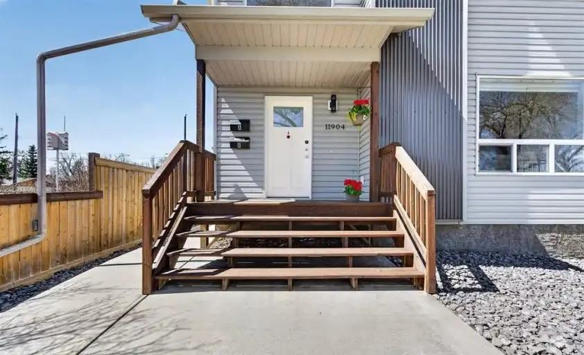 11904 45 St Nw - Photo 2 of 11