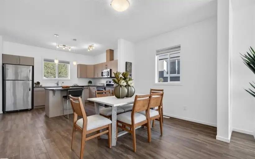 11904 45 St Nw - Photo 5 of 11