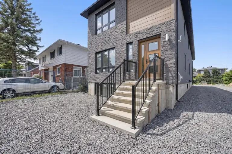 944 Woodroffe Ave - Photo 3 of 30